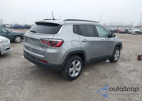 2018 Jeep Compass Latitude 4X4 from USA, damaged, VIN 3C4NJDBB2JT291274